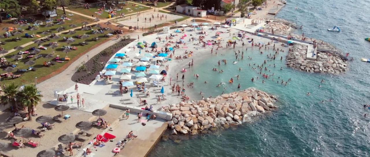 Luna 2 Porec Exterior photo